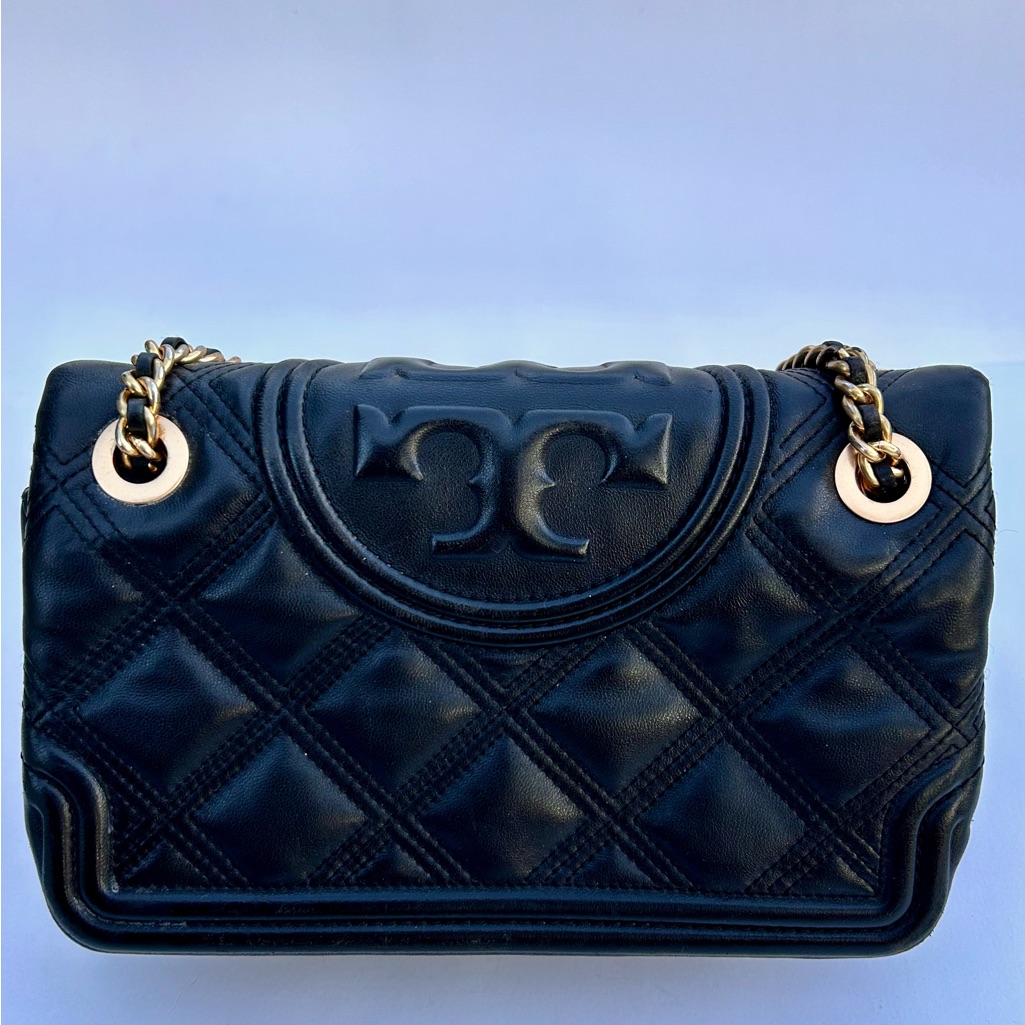 Tory Burch Soft Fleming Bag, Classic Elegance In Great Condition! “Chanel Like”.